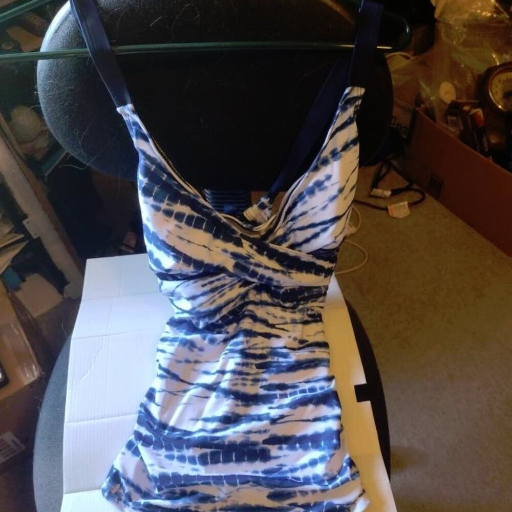 NWOT Tankini swimwear w/ swim skirt size Large